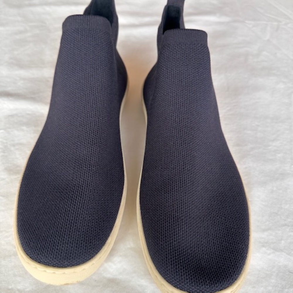 Rothy's walking shoes navy